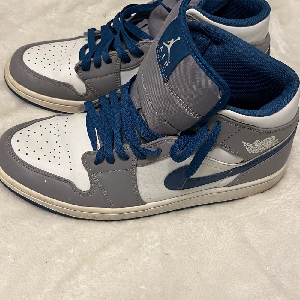 Jordan Men's White and Gray Sneakers with Blue Accents